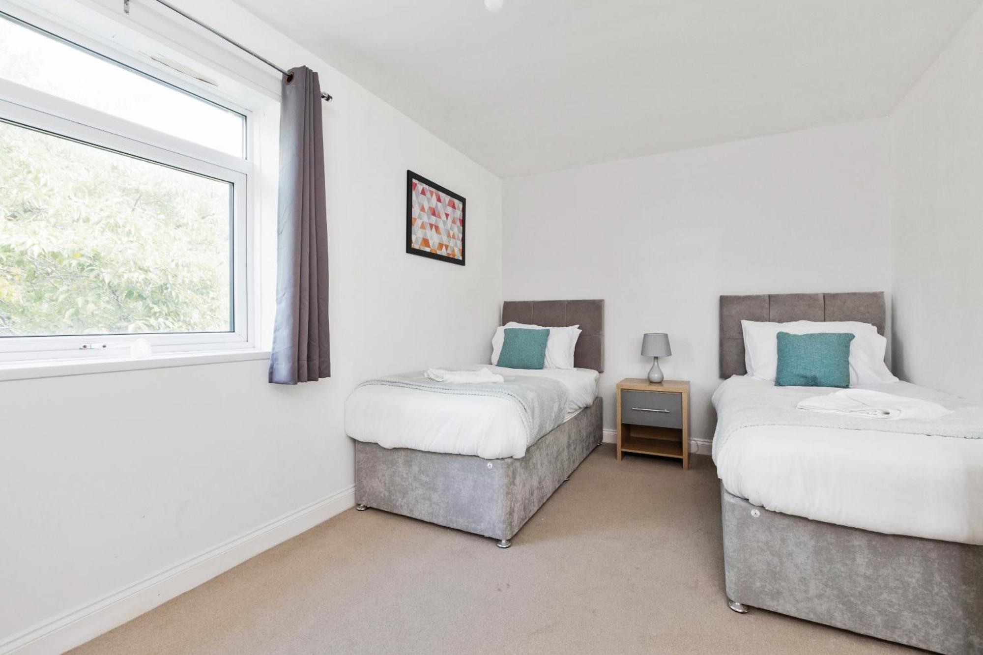 马斯顿格林Opp B'Ham - Freshly Refurbished Walls And Carpets! Big Savings Booking 7 Days Or More!公寓 外观 照片