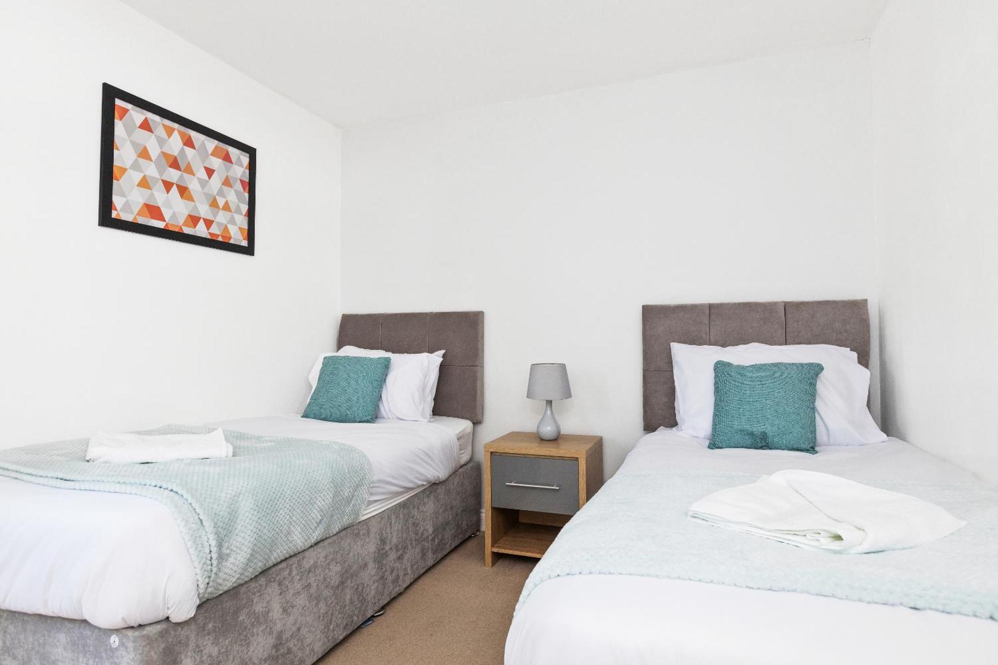 马斯顿格林Opp B'Ham - Freshly Refurbished Walls And Carpets! Big Savings Booking 7 Days Or More!公寓 外观 照片