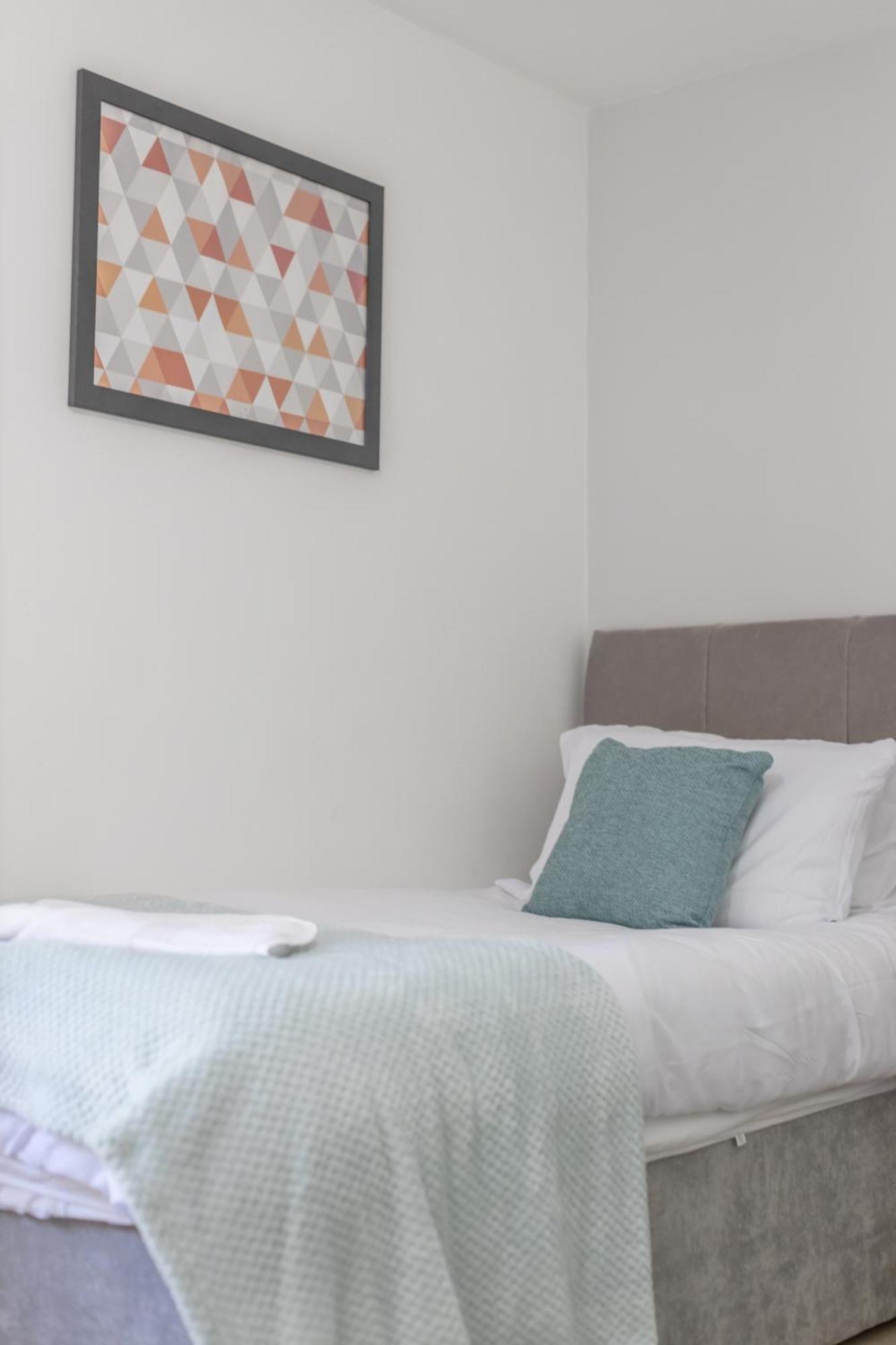 马斯顿格林Opp B'Ham - Freshly Refurbished Walls And Carpets! Big Savings Booking 7 Days Or More!公寓 外观 照片