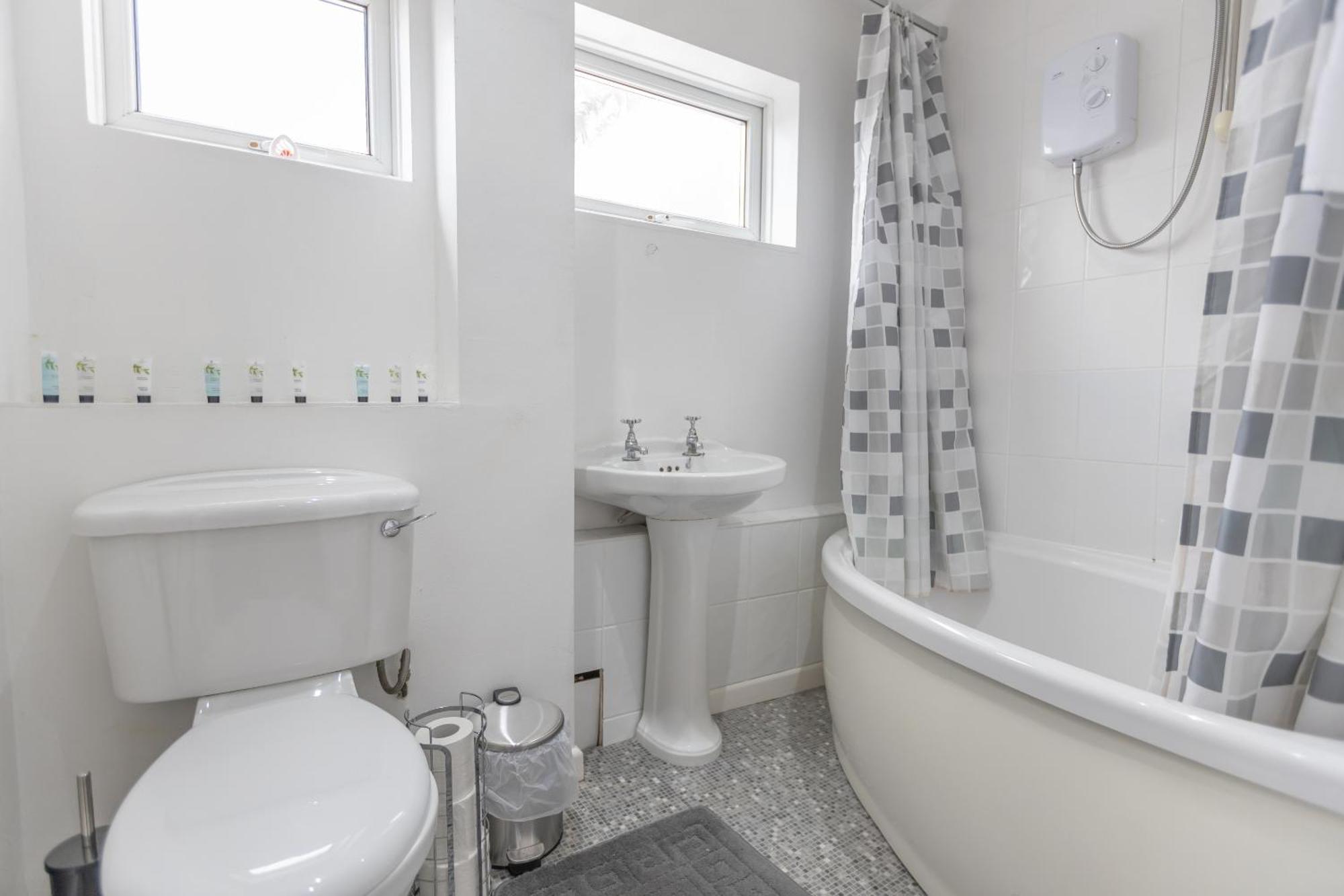 马斯顿格林Opp B'Ham - Freshly Refurbished Walls And Carpets! Big Savings Booking 7 Days Or More!公寓 外观 照片