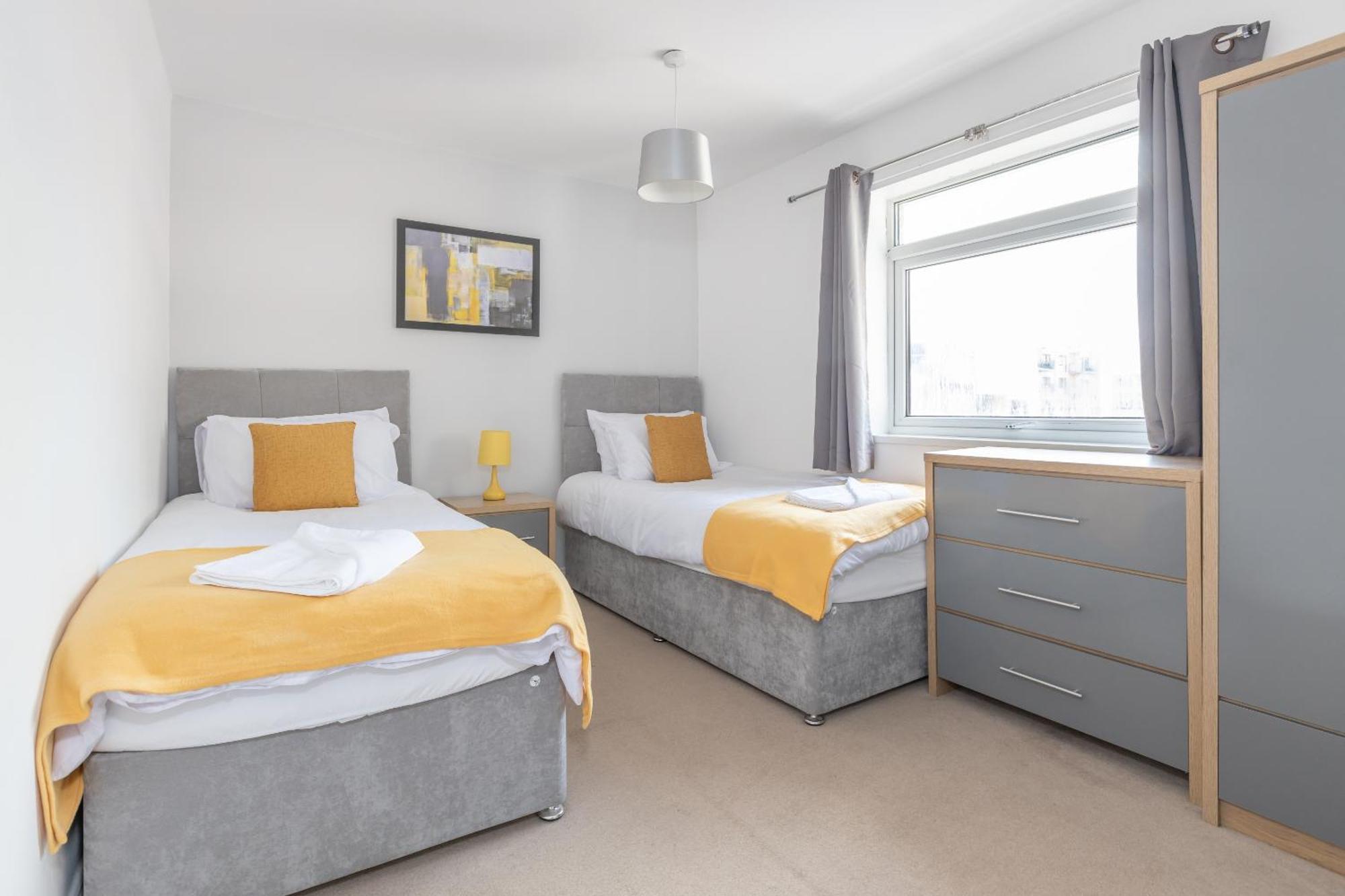 马斯顿格林Opp B'Ham - Freshly Refurbished Walls And Carpets! Big Savings Booking 7 Days Or More!公寓 外观 照片