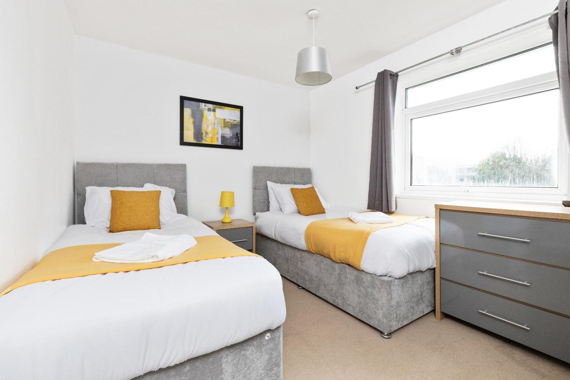 马斯顿格林Opp B'Ham - Freshly Refurbished Walls And Carpets! Big Savings Booking 7 Days Or More!公寓 外观 照片